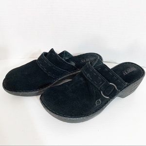 Børn Suede Leather Slip On Clogs Strap and Buckle Detail Across Top Faux Wood 🖤